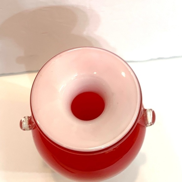 Dalian Snowflake Company Art Glass Blown Red & White 8" Vase - Picture 4 of 8